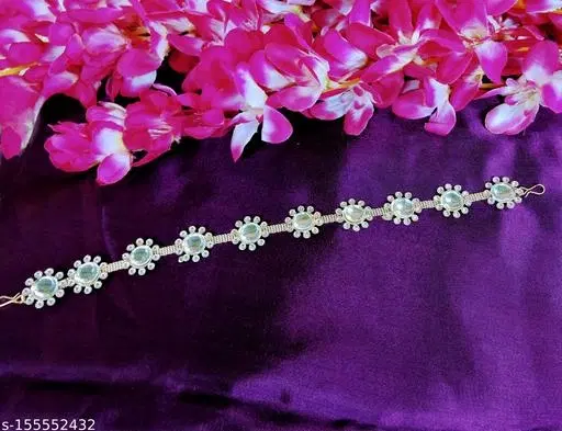 Kundan Sheeshpatti for Women (White, Free Size)