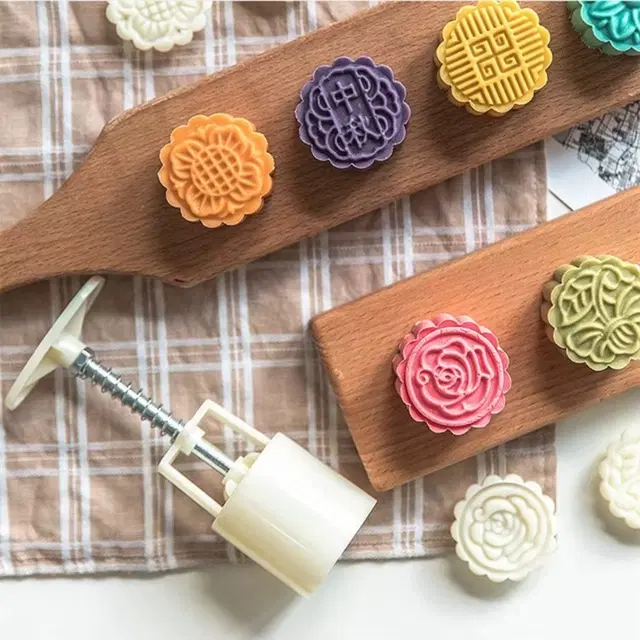 Moon Cake Mold Press with 5 Stamps, Multicolour, Set of 1